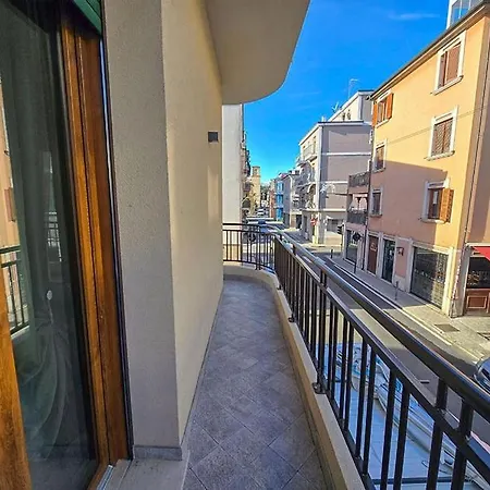Centralissimo Trilocale Atena Inclusa Διαμέρισμα